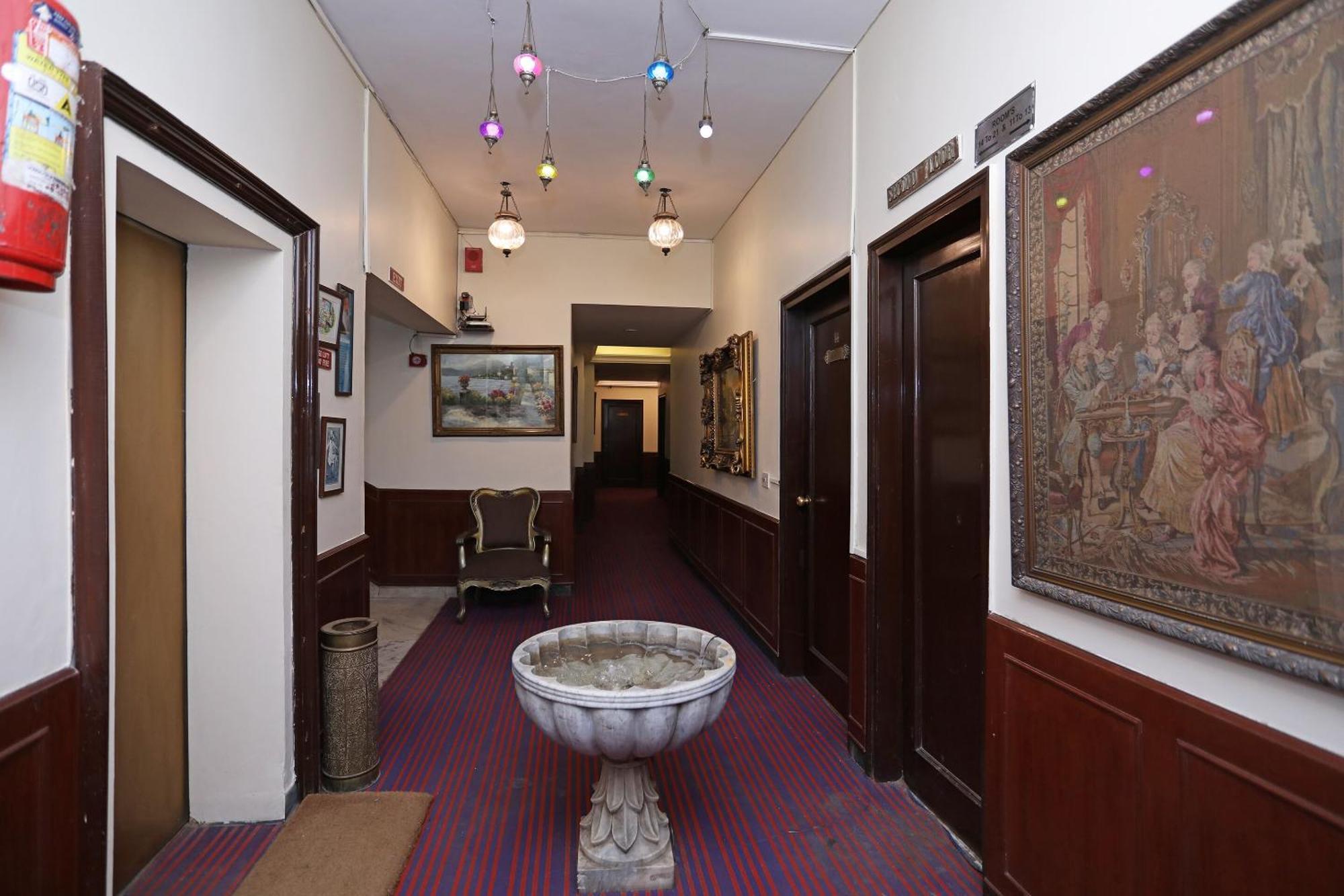 Collection O Hamilton Hotel Nueva Delhi Exterior foto