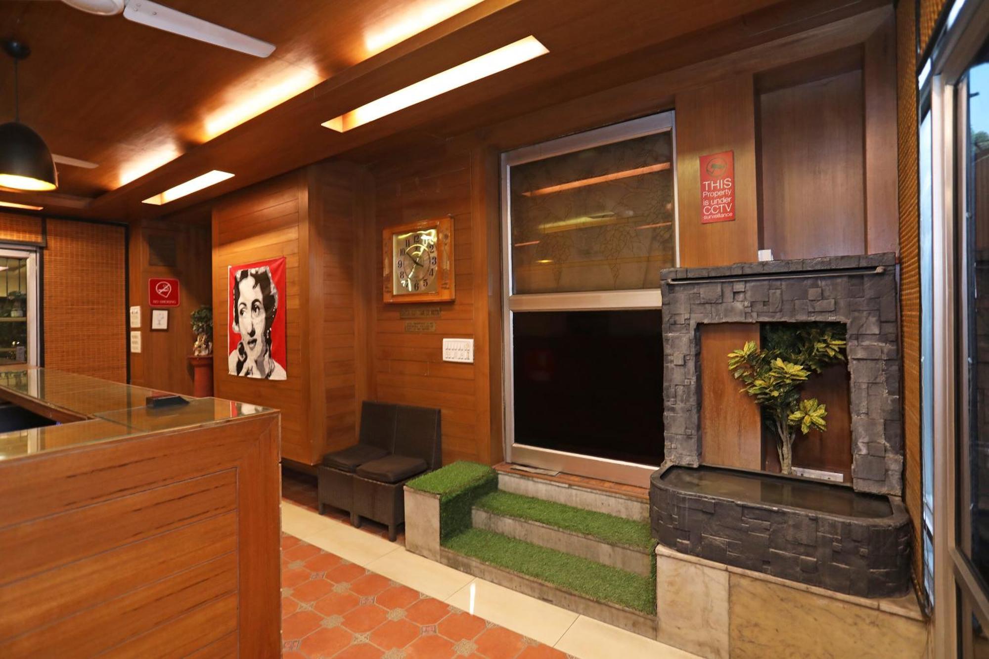 Collection O Hamilton Hotel Nueva Delhi Exterior foto