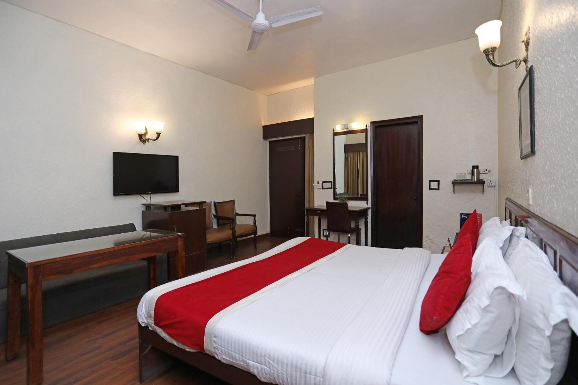 Collection O Hamilton Hotel Nueva Delhi Exterior foto