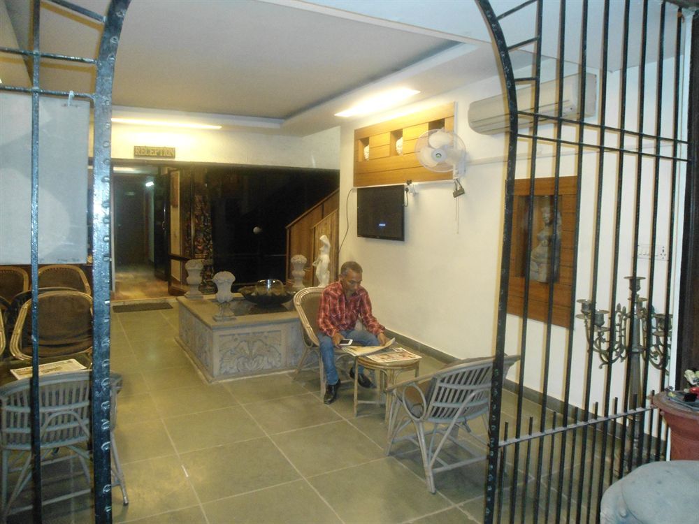 Collection O Hamilton Hotel Nueva Delhi Exterior foto